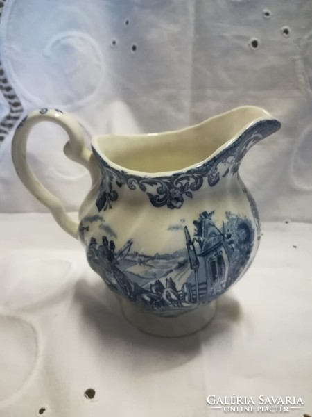 English faience pourer with stagecoach pattern