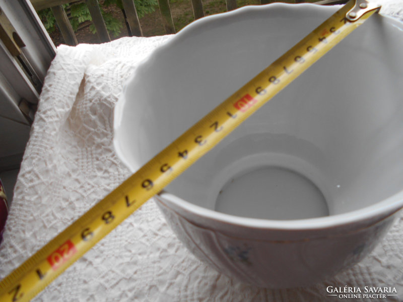 Hollóháza porcelain bowl with morning glory pattern. Mouth size 16, height 13 cm