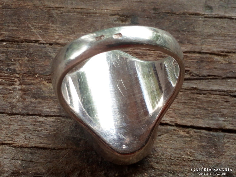 Silver ring with mother-of-pearl (240414)