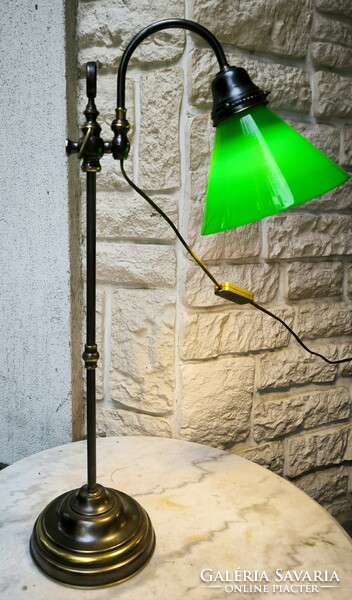 Bank lamp, law office desk lamp with green and white glass, copper lamp with adjustable height. Video.