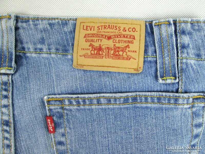 Original Levis 525 (w32 - 14 m) women's denim shorts / knee breeches