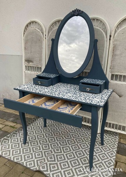 Large dressing and dressing table with a Mediterranean atmosphere, with a glass top and a hidden drawer