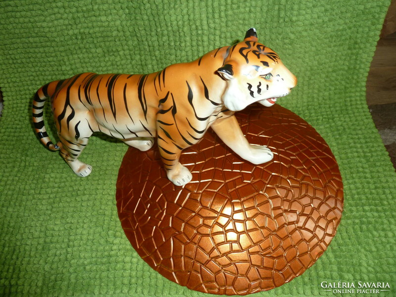 Porcelán nagy méretű tigris  szép  állat-disztárgy