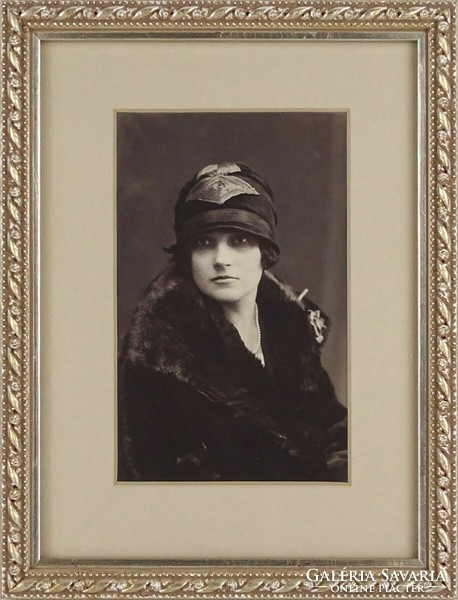 1Q991 Szépen keretezett régi fotográfia női portré 21 x 16 cm