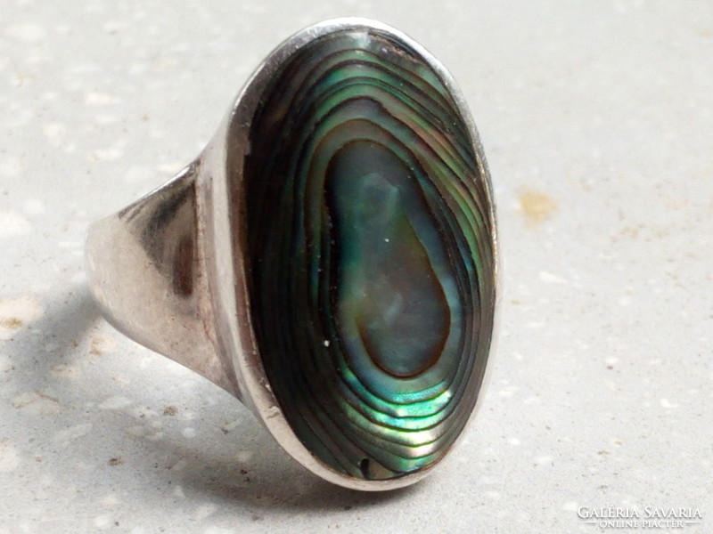 Silver ring with mother-of-pearl (240414)