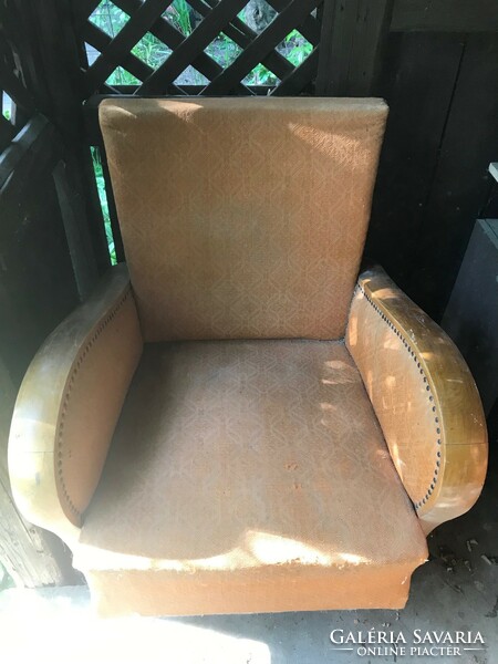 Armchair with bent arms. Around the middle of the 1900s. Very solid, in good condition, the upholstery should be replaced.