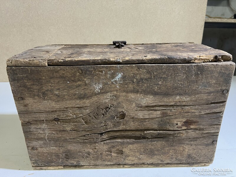 Old antique wooden chest from the time of the First World War, 25x17x38 cm. 4815