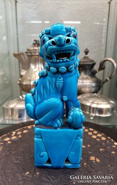 Chinese ceramic pho dog statue