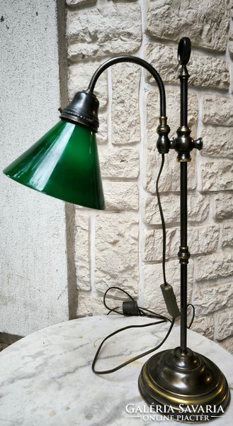 Bank lamp, law office desk lamp with green and white glass, copper lamp with adjustable height. Video.