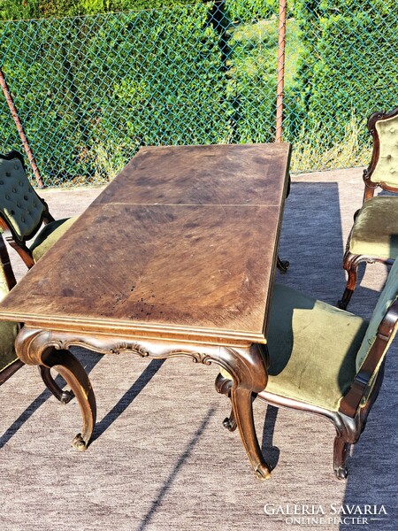 Antik barokk étkezőasztal 4 db bársony kárpítozott székkel