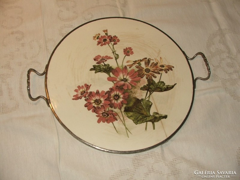 Porcelain table with a metal frame