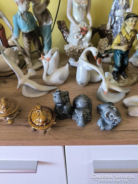Kiárusítás! Akció!  Porcelán szobor, elefánt,sirály 2 db csipkeruhás nő, fiú pár, hattyú dísz eladó!