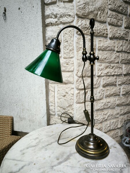 Bank lamp, law office desk lamp with green and white glass, copper lamp with adjustable height. Video.