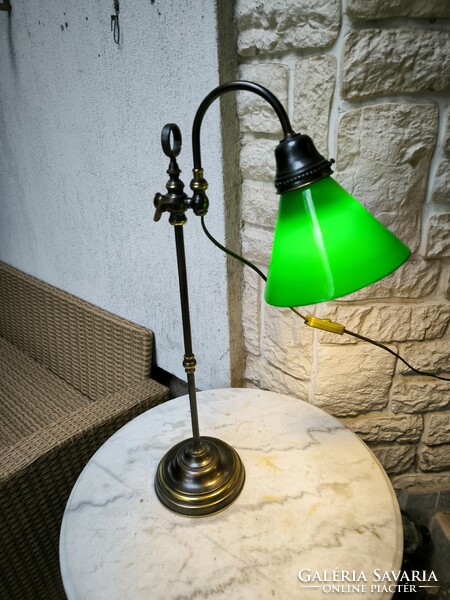 Bank lamp, law office desk lamp with green and white glass, copper lamp with adjustable height. Video.