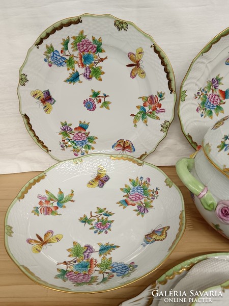 Beautiful 6-person set with Victoria pattern from Herend with vbo mark