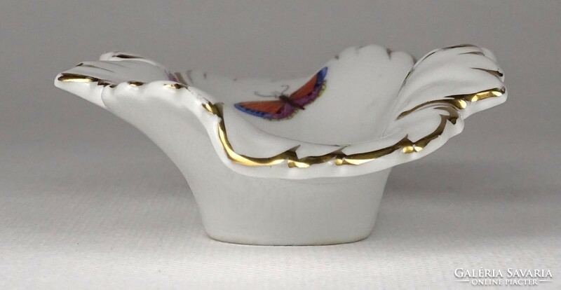 1Q939 Herend leaf-shaped porcelain ashtray with bird of paradise pattern