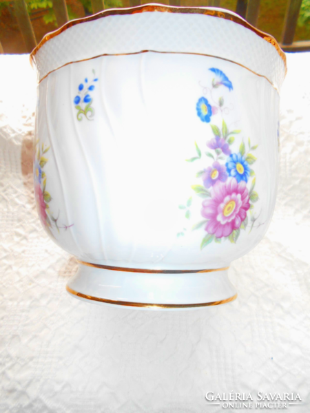 Hollóháza porcelain bowl with morning glory pattern. Mouth size 16, height 13 cm