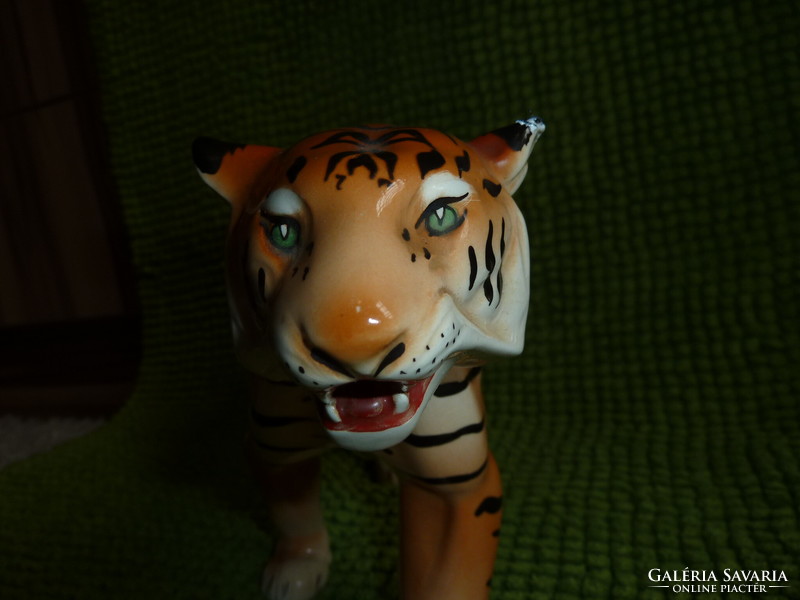 Porcelain large-sized tiger beautiful animal decoration