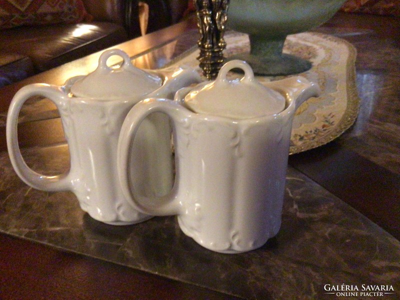 Coffee pourer, 2 jugs.