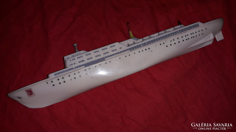 Antik hibátlan VEB PREFO PDGB leszállóplatformos tengerjáró hajó makett 30 cm plasztik képek szerint