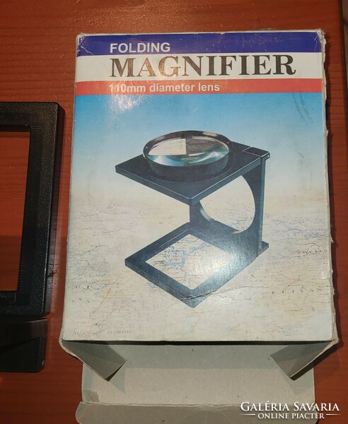 Foot magnifier, stamp, printing, textile products, hallmarks, etc.