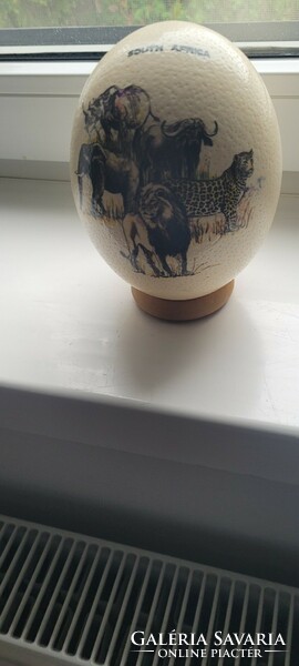 Ostrich egg with African motifs.