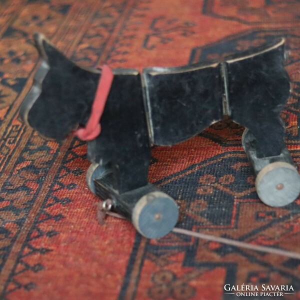 1900 k. Hubley Scottie Antik Játék / Articulated Hubley Wooden Dog Toy Pull Along c 1900