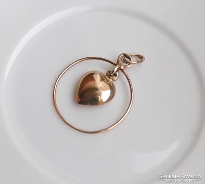 14 carat gold pendant