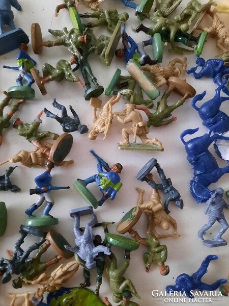 Toy soldier figures