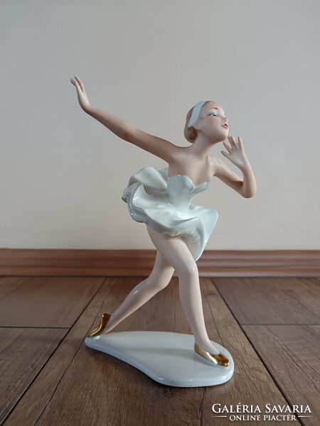 Rare wallendorf ballerina figure