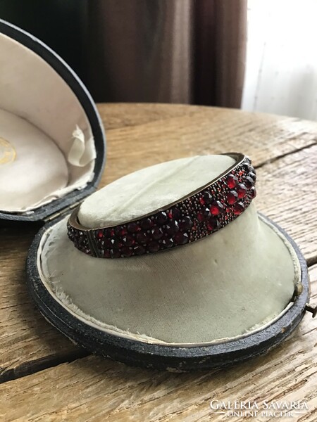 Antique garnet stone bracelet