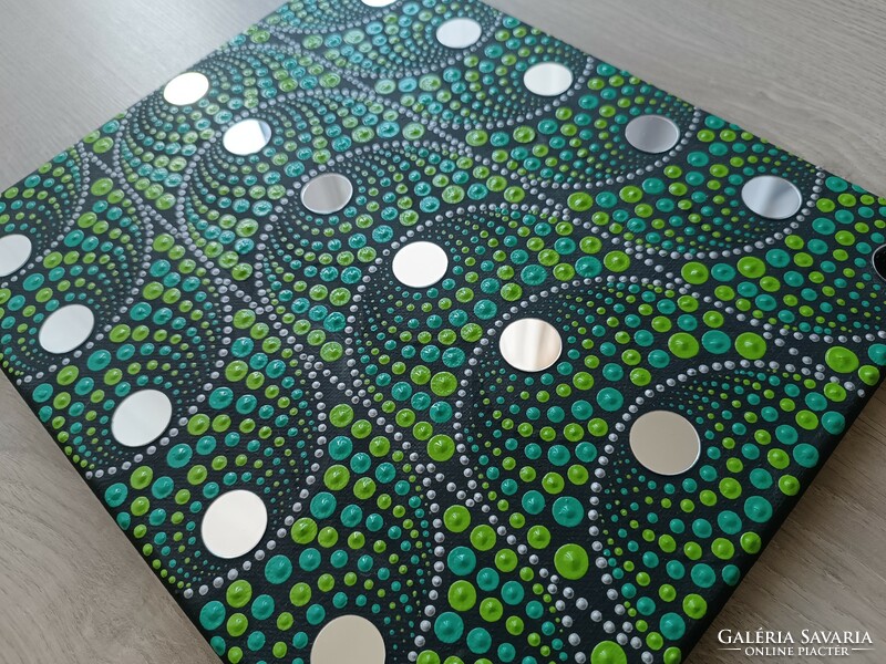 Dotted canvas image