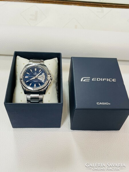 Casio wristwatch with steel case in new condition