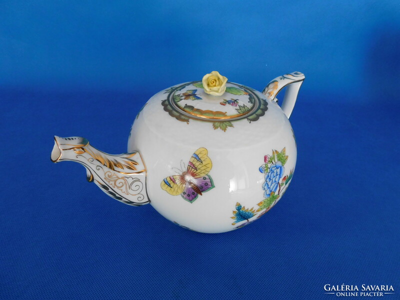 Victoria giant teapot from Herend