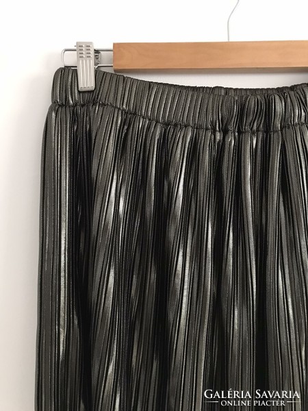 Women's skirt in silver color m