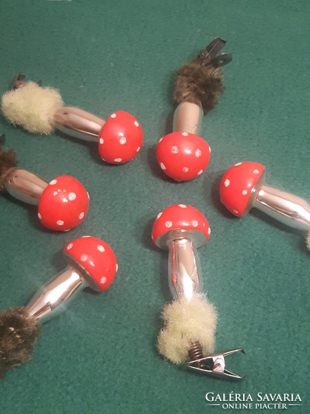 6 mushroom Christmas tree decorations with clips