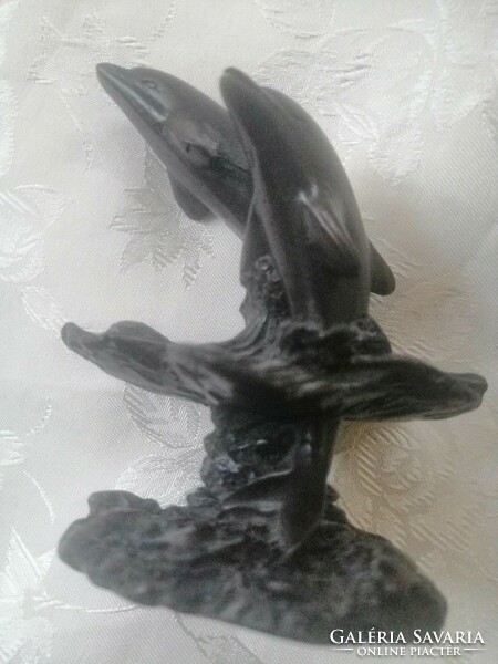 Dolphin resin