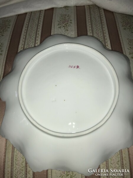 Szecessziós kb.1900-10 környéki feltehetően Prussia ? festett porcelán tányérok 4+2 db.