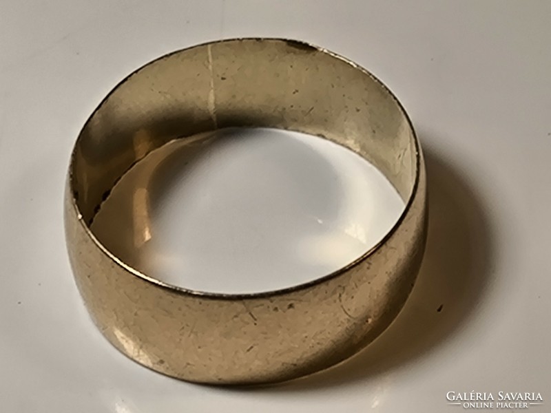 4.8 Carat gold wedding ring 3.43 Grams