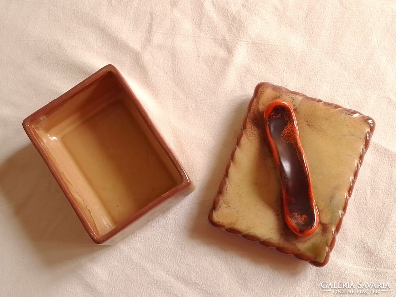Antik régi art deco fedeles szögletes bonbonier kínáló tároló dobozka, jelzett