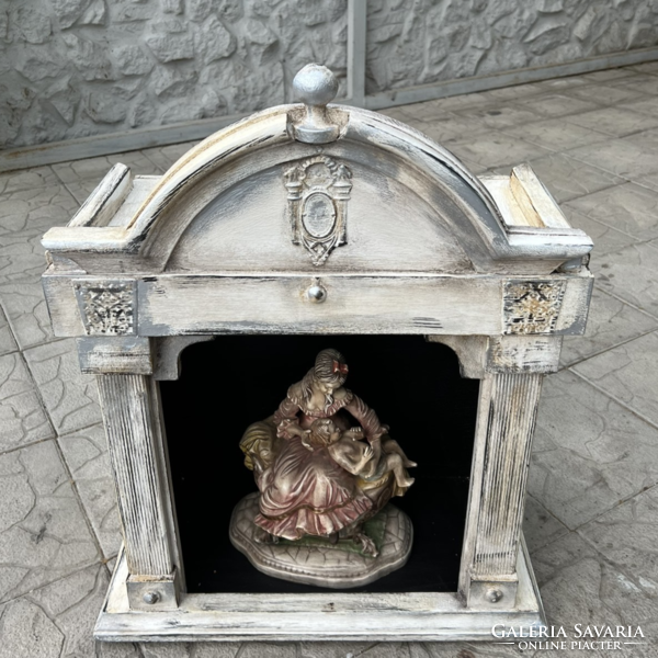 Shabby, vintage-style statue holder home altar