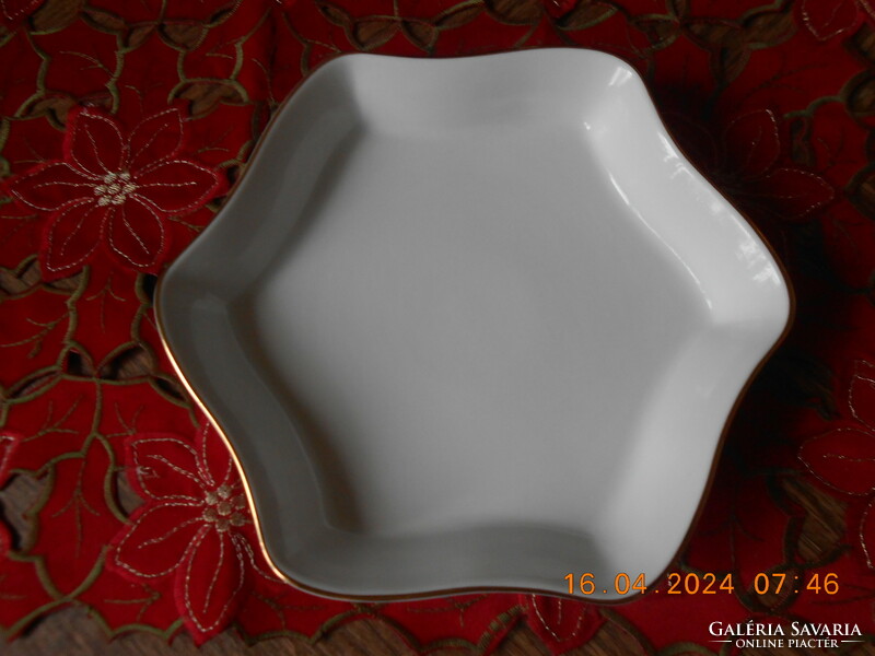 Zsolnay porcelán kínáló tál