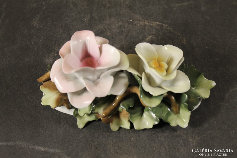 Porcelain flower bouquet 840