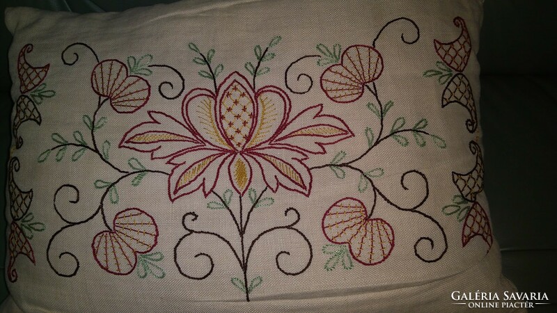 Pillow with gentleman's embroidery