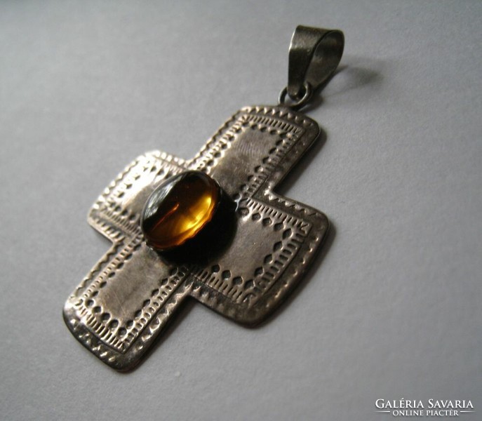 Antique silver Indian handmade pendant, cross shape with amber stone