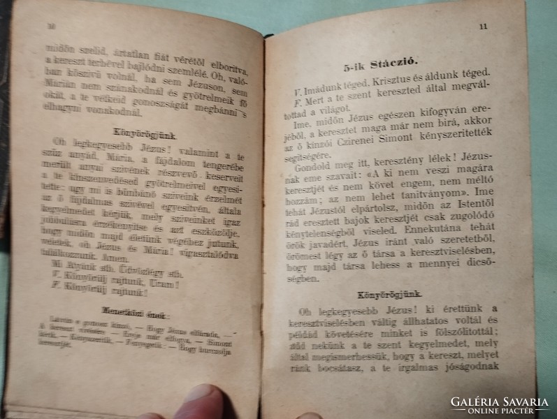 Szent keresztúti ájtatosságok 1907 és Evangéliumok könyvek együtt