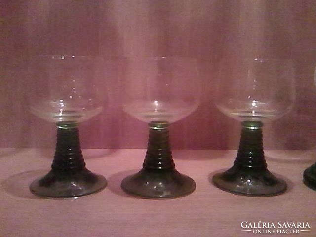 4 szép talpas üvegpohár, 3 +1 metszett gyönyörű 