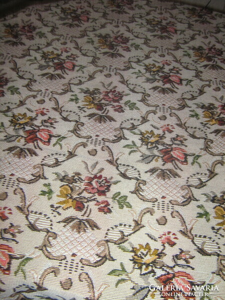 Beautiful flower-patterned machine-woven tapestry