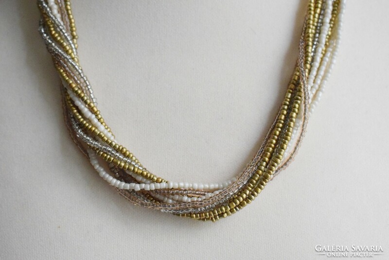 Nyaklánc arany , ezüst és fehér tekla gyöngy 10 szálas gyöngysor 54 cm