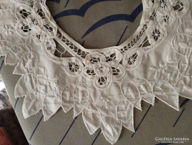 Brussels antique lace collar